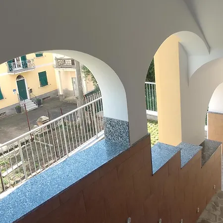 招待所 Casa Enzo 斯培西亚
